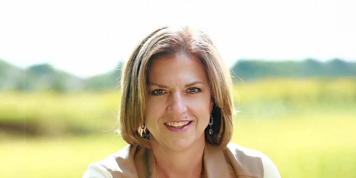 Patty Lindstrom: Illuminating Brands, Empowering Leaders, and Unleashing Innovation