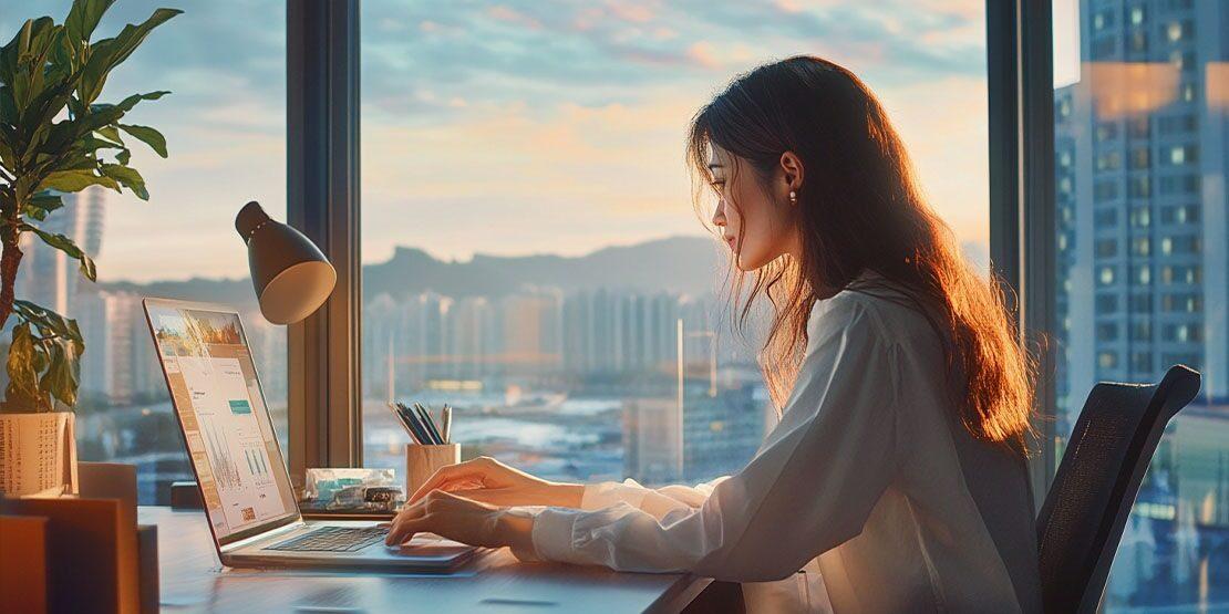 The Creative Woman’s Guide to Journaling for Self-Discovery