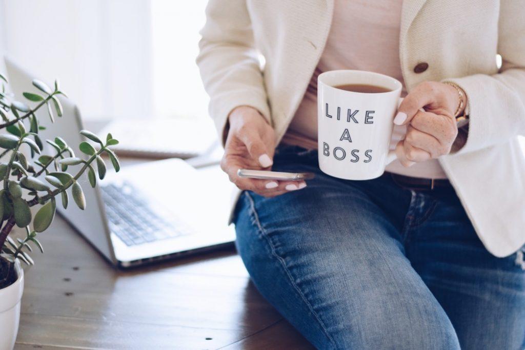 Powerful women step into their own light: 6 key concepts to achieving success