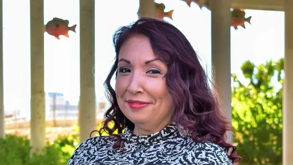 How Grief Inspired Gloria Mendez to Help Others Overcome Sorrow