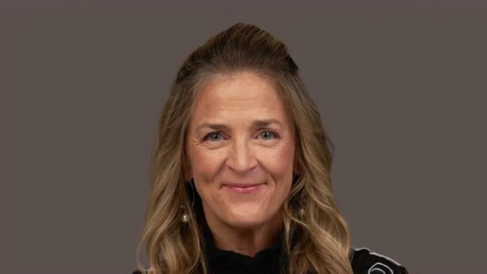 Shelley D. Smith: Team and People Should Be a Priority in Business