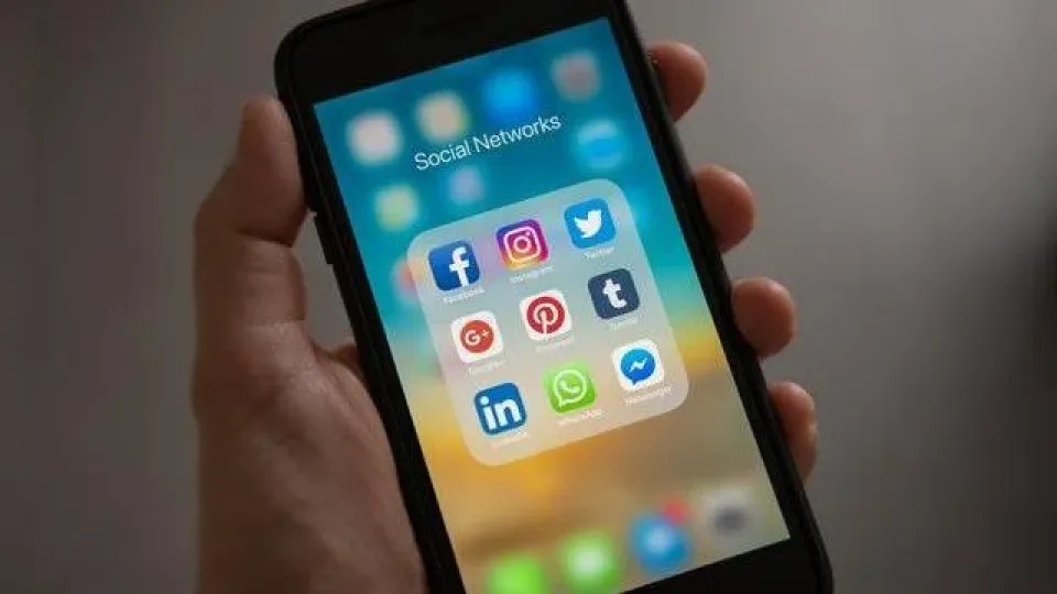 12 Tips and Tricks to Use LinkedIn Like a Pro