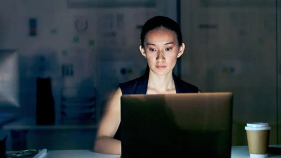 Asian Women in US Finance Consider Race and Gender as Career Hurdles