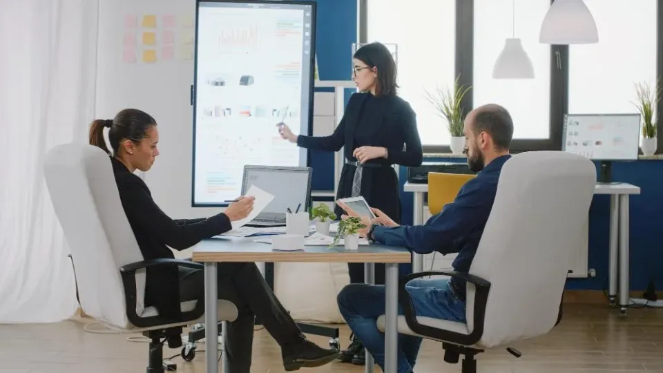 Strategic Communication: How It is Different from Manipulation