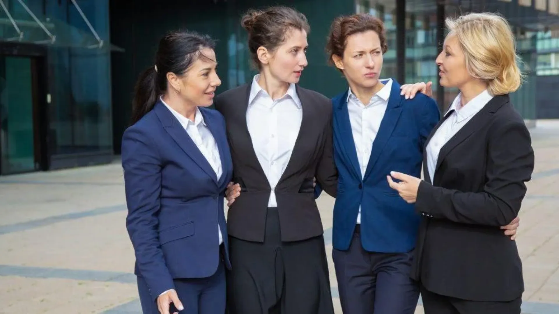 What is Casual Business Attire for Women?