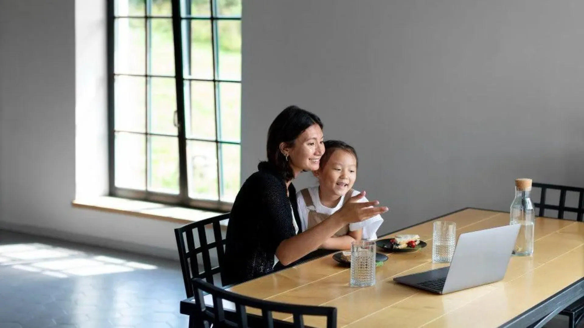 Why Is Hiring Working Moms Good for Business?
