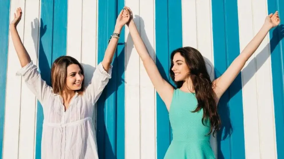 How Women Can Encourage Girls to Lift Each Other Up?