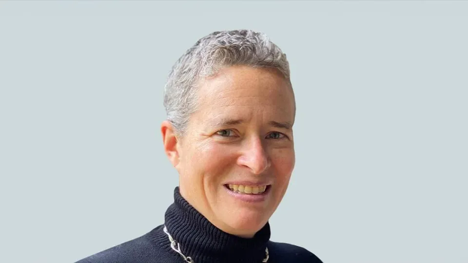 Sarah Wills Carlsson: Bridging Cultures and Inspiring Differences Through Education and Literature
