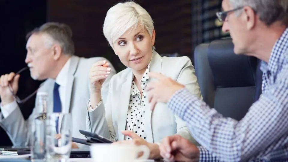 10 Powerful Tips for Women to Build Authority and Influence in Business