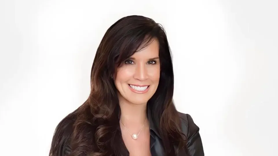 Navigating Chaos to Secure Strategic Success with Anna Reahl from Reahl Consulting