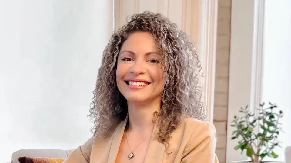 Issa Paez: Cultivating Leaders Through Leadership Coaching