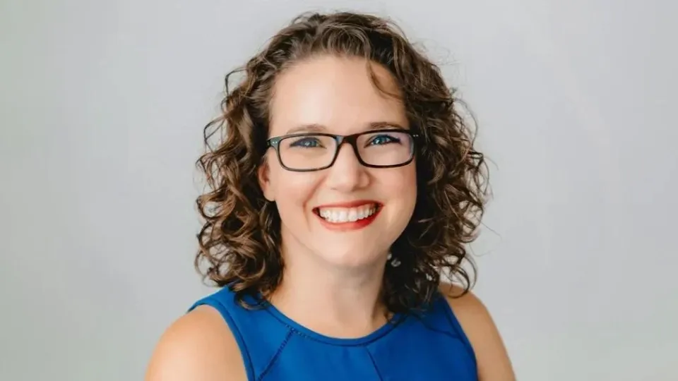 Stephanie Renk  How This Career Coach Helps Job Seekers Land Their Dream Jobs