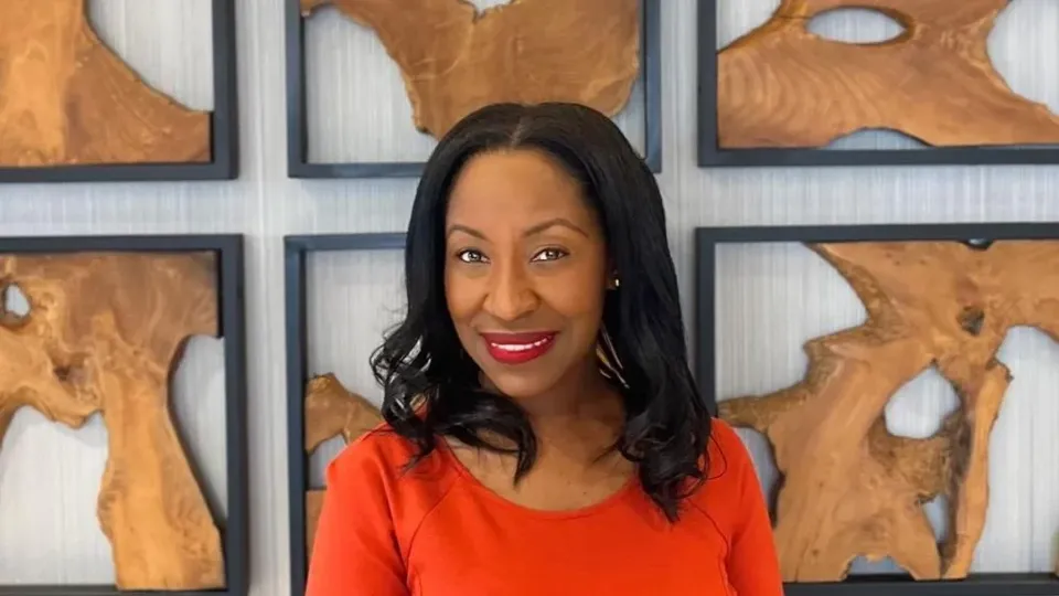 Maya Emme: The Unconventional Entrepreneur Guiding Women to Empowerment