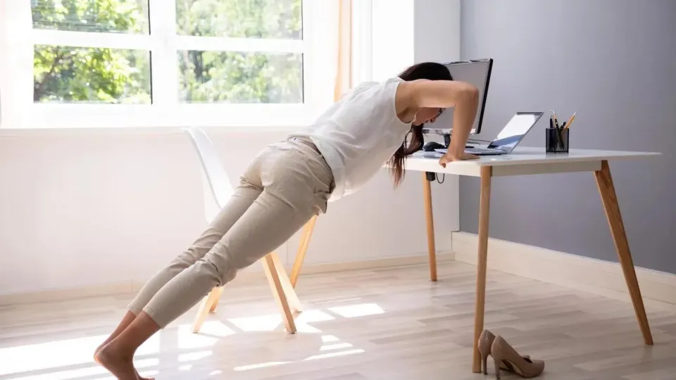The Perfect 15-Minute Office Workout