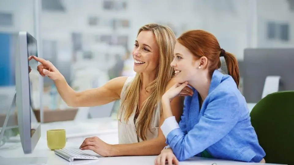 The Hidden Advantage of Weak Ties in Job Searching and Opportunity Seeking
