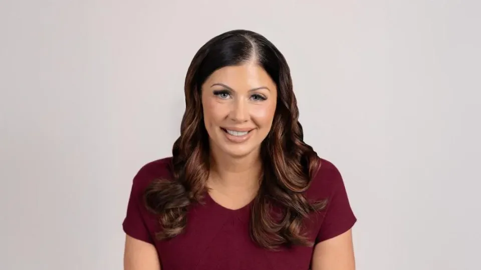 Andrea De La Cerda: Helping People Rebuild Their Lives Through Work and Stories